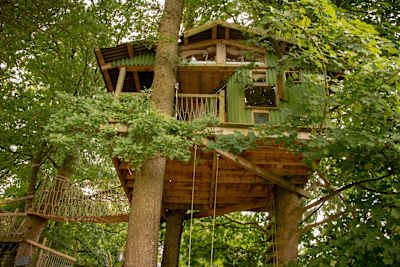 Nearby mountain biking trails make it a perfect spot for adventure