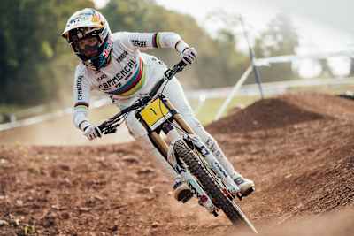 Myriam Nicole alla UCI MTB DH World Cup di Snowshoe.