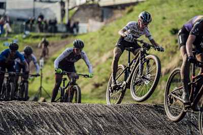 Pauline Ferrand-Prevot am Shorttrack in Nove Mesto na Morave, Tschechien, am 14. Mai 2021.