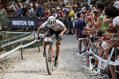 Nino Schurter alla tappa di World Cup MTB 2018 di Albstadt, in Germania.
