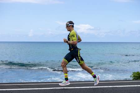 Sebastian Kienle participando en el IRONMAN 2022 en Hawai, Estados Unidos.