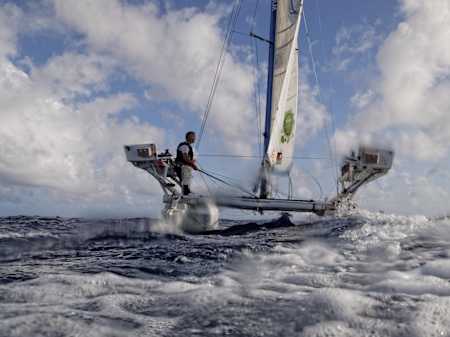 Le marin français Yvan Bourgnon, qui a fait le premier tour du monde sur un catamaran sans l'aide du GPS ni aide extérieure.