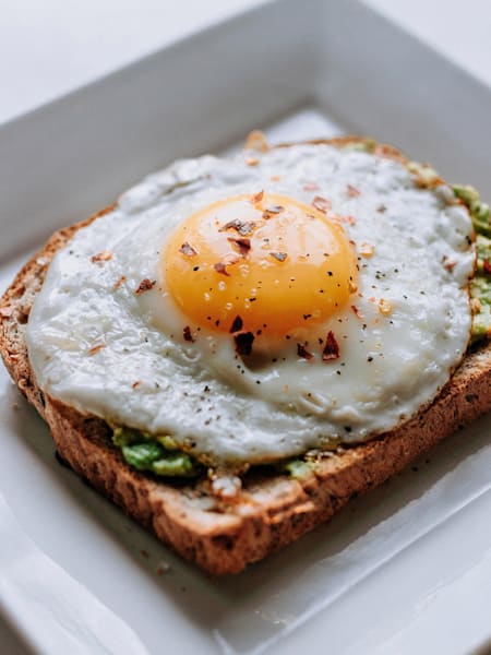 Should you eat before a run commute?