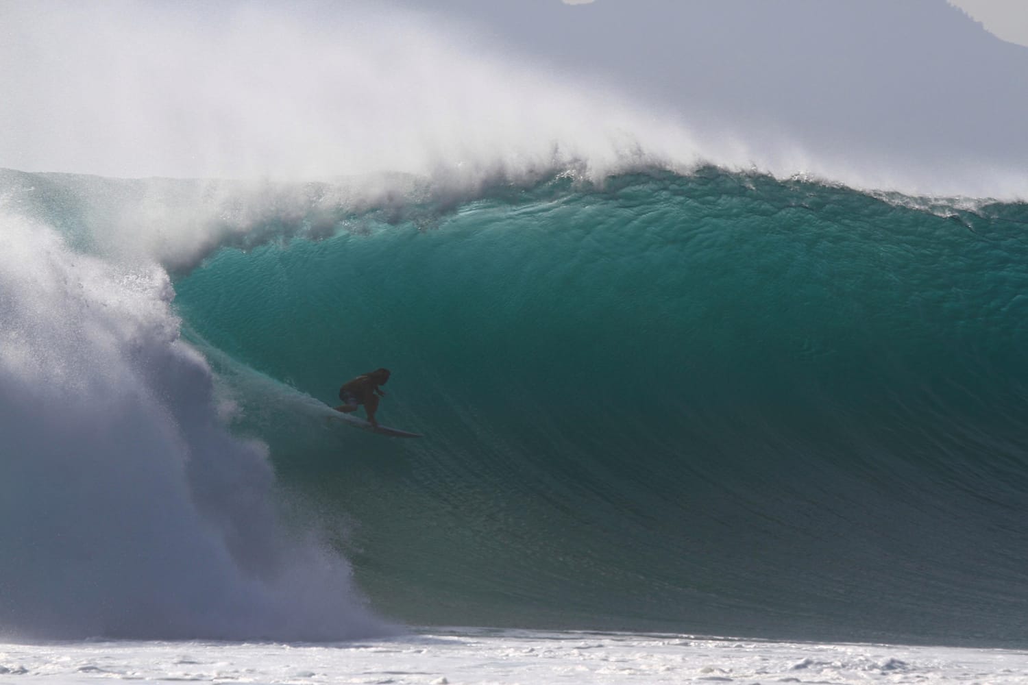 Desert Point surfing video The biggest swell ever?