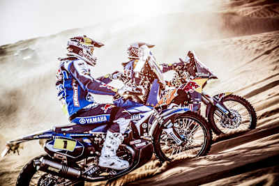Cyril Despres vom Yamaha Racing Team und Marc Coma vom Red Bull KTM Factory Team beim "Far Far West - A Fistful of Trophies" in Erfourd, Marokko, am 9. Oktober