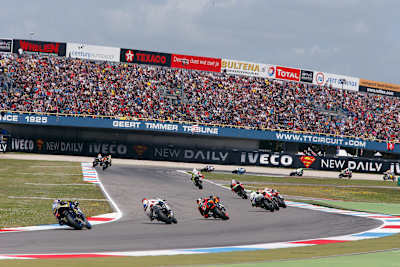 Moto2: acción en el GP de Assen, Países Bajos.