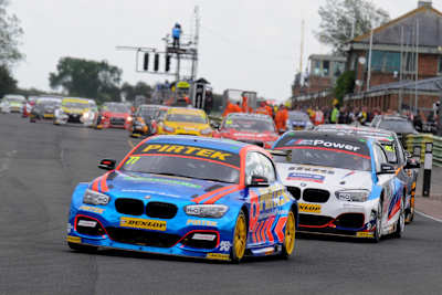 Use minimum steering lock to avoid scrubbing speed Use minimum steering lock to avoid scrubbing speed