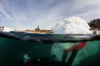 WIll Gadd scuba diving in Ilulissat, Greenland on August 28, 2018.