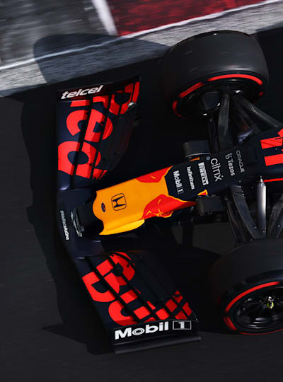 Sergio Perez tijdens de Pirelli test op Yas Marina