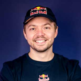 A portrait of Swedish gamer Elajjaz