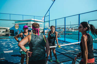 Padel aynı zamanda sosyalleşmeyi sağlayan bir spordur