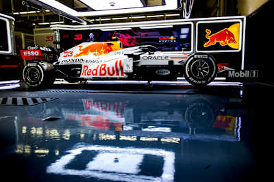 Shining In The Pit Garage