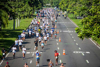 Las carreras más grandes te permiten correr con otros runners al mismo ritmo que tú