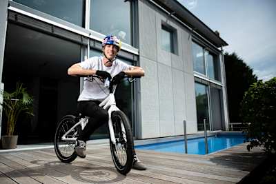 Fabio Wibmer im Home Office