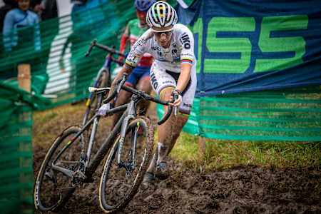 World Champion Sanne Cant mid-race during the 2018 Jingle Cross Cyclocross World Cup race in Iowa City.