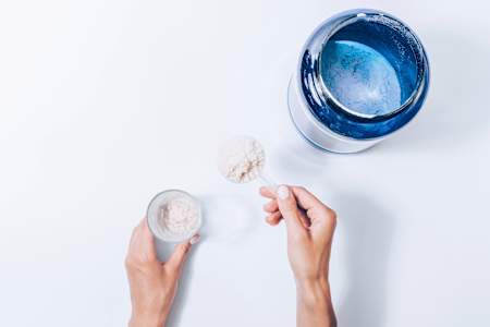 カゼインを就寝前に摂取すればリカバリースピードを速めることができる