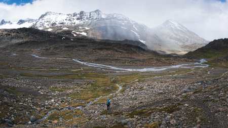 Prechod sedla Ruty de los Pioneiros počas krupobitia