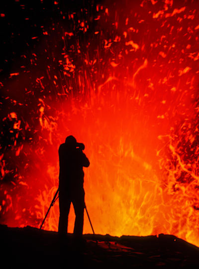 超危険な火山撮影に挑んだ男