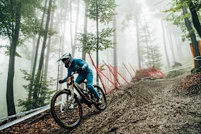 Marine Cabirou hat das Damen-Feld auf dem Scott Gambler Tunes dominiert.