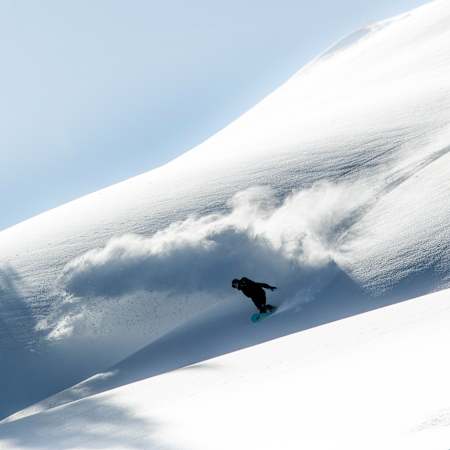 Ben Ferguson se dă pe snowboard pentru filmul său "Fleeting Time"