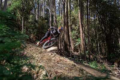 Harriet Burbidge-Smith performt während Red Bull Sound of Speed in Tasmanien, Australien. 