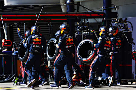Red Bull Racing team prepare for a pitstop at the F1 Grand Prix of Brazil