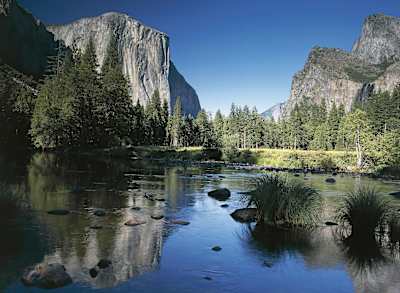 El Capitan widziany znad jeziora Yosemite.