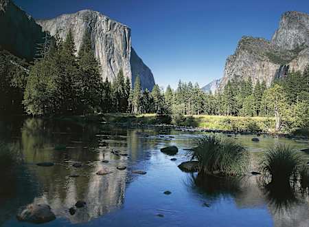 El Capitan widziany znad jeziora Yosemite.