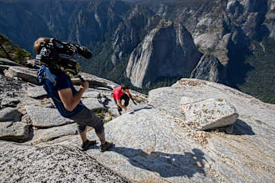 Un membro della troupe del documentario premio Oscar Free Solo