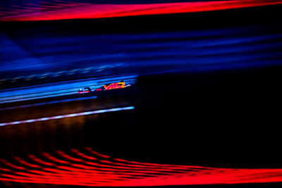Lights Bring Bahrain To Life