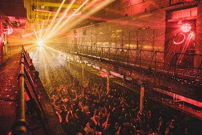 Natalie Heckl light show at Printworks
