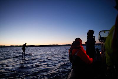 Casper Steinfath durante su intento de cruzar en SUP el estrecho de Skagerrak que separa el Mar del Norte y el Báltico.