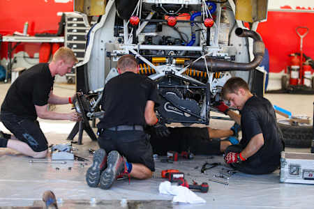 Check out the horizontal Öhlins dampers