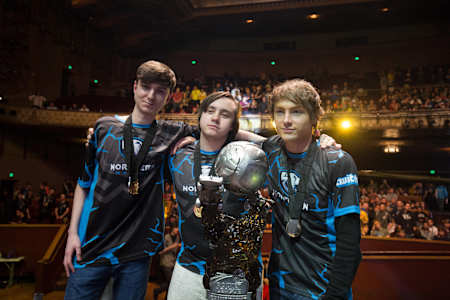 He helped Deevo (left) and Remkoe (right) take the win.