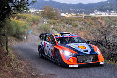 Fourmaux dropped behind his team-mates on the day's final stage