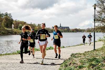 Deltagare i Wings for Life World Run på Djurgården i Stockholm den 4 maj 2025.