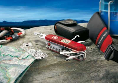 Victorinox Expedition Kit Le couteau suisse kit expédition de Victorinox est un des top accessoires à avoir en camping.