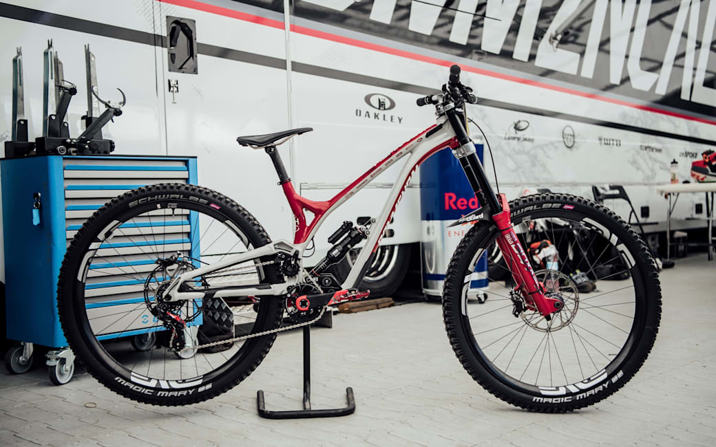 amaury pierron bike check