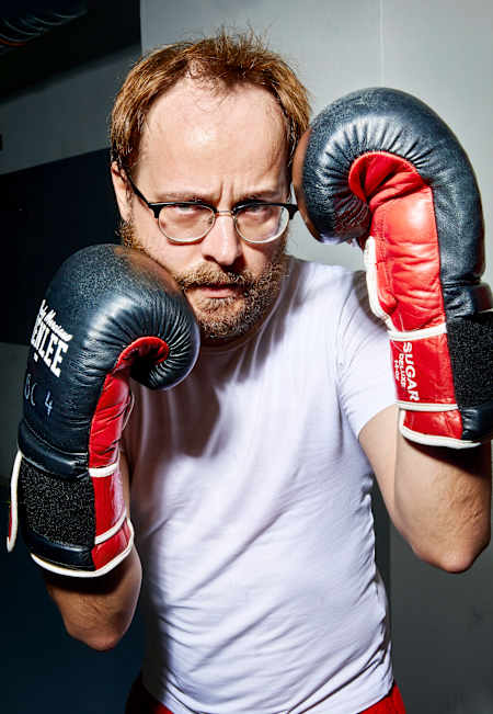 1er combat de boxe pour notre écrivain et champion d’échecs Anatol Vitouch.