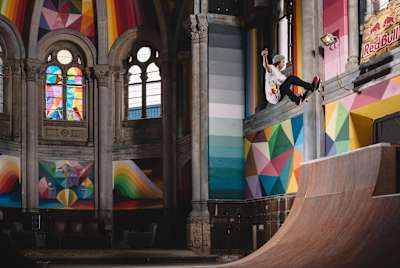 Danny León patinando en la inauguración de la obra Kaos Temple en La Iglesia Skate en Asturias, España el 9 de Diciembre de 2015.