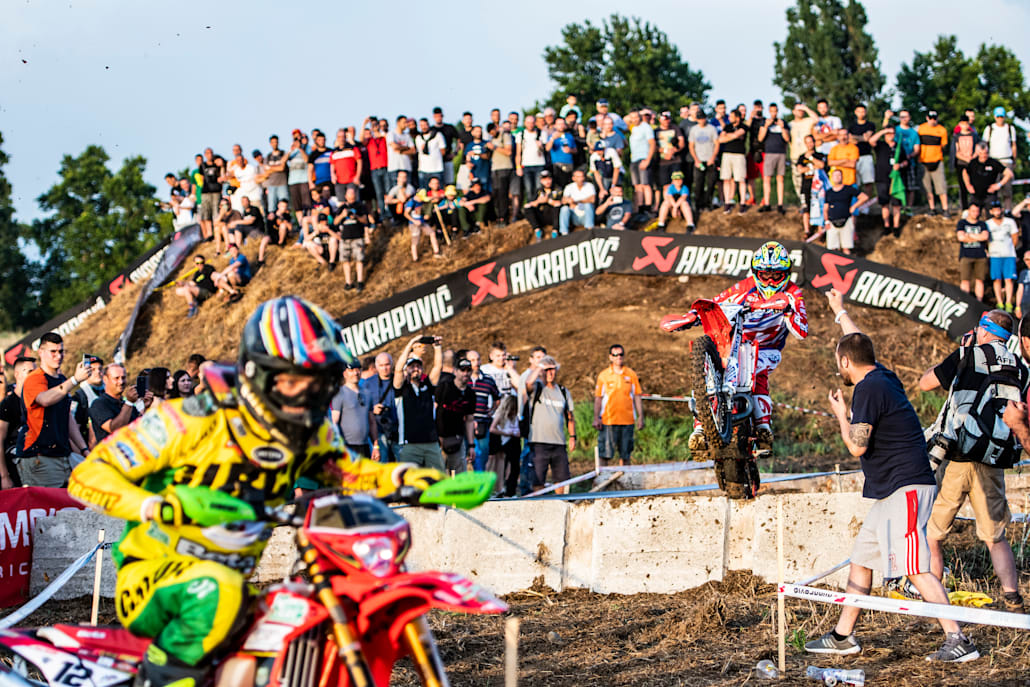 Μάχη για την EnduroGP μεταξύ Freeman (12) και Holcombe (70) στις Σέρρες. 