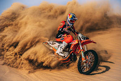Sam Sunderland rips through a dune in the Dubai desert while filming his new edit, Yalla.