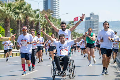 Mahmut Cinci for Wings for Life World Run Participants perform during the Wings for Life World Run Flagship Run in Izmir, Turkey on May 08, 2022.