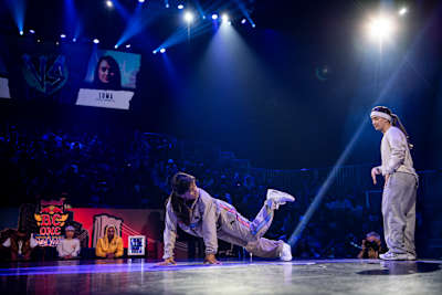 Wereldkampioen B-girl tijdens de Red Bull BC One World Final 2022