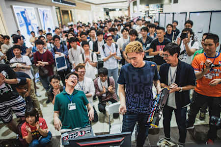Bonchan (Masato Takahashi) compite en Street Fighter V durante el Road Trip de Bonchan en Niigata, Japón, el 16 de julio de 2018.