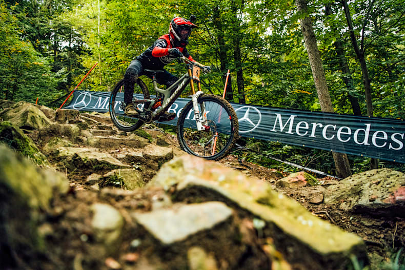 downhill cycle race