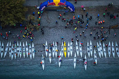 Début de la section kayak sur le Red Bull Defiance