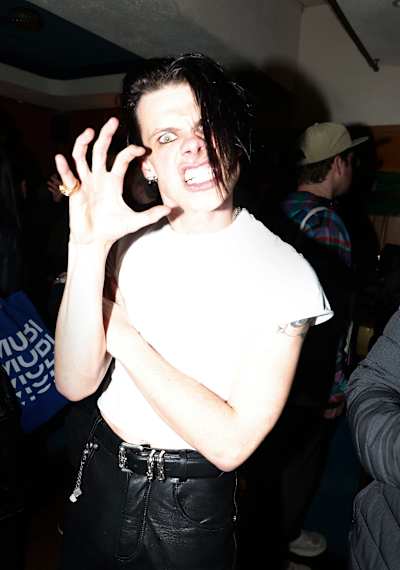 Yungblud kratzt gern am Status quo – schwer zu ertragen für manche Rocker.