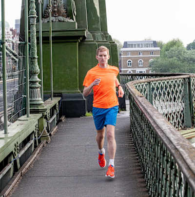 James hat sich von Ross Edgley’s "Great British Swim" inspirieren lassen.