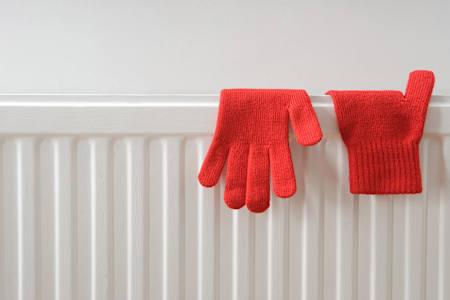 オイルヒーターを持っているなら寝る前にウェアをかけておこう